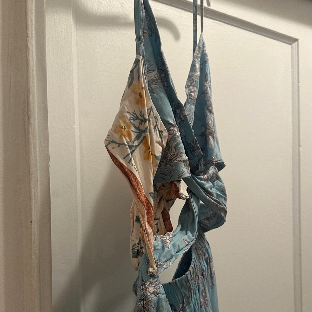 The Clothing Company Floral Maxi Dress in Blue and Peach - Preloved - Picture 6 of 11